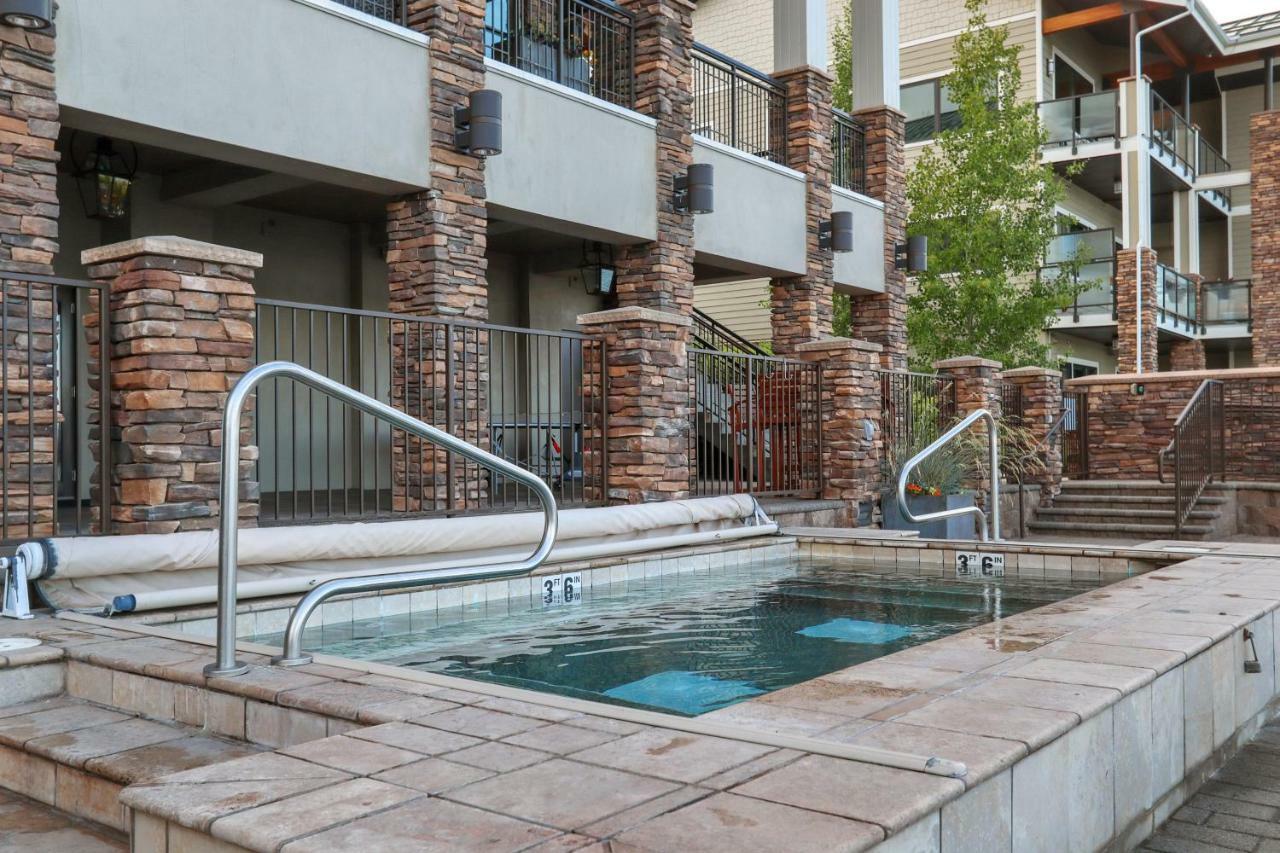 Seasons 331 - Penthouse Apartment Sandpoint Luaran gambar